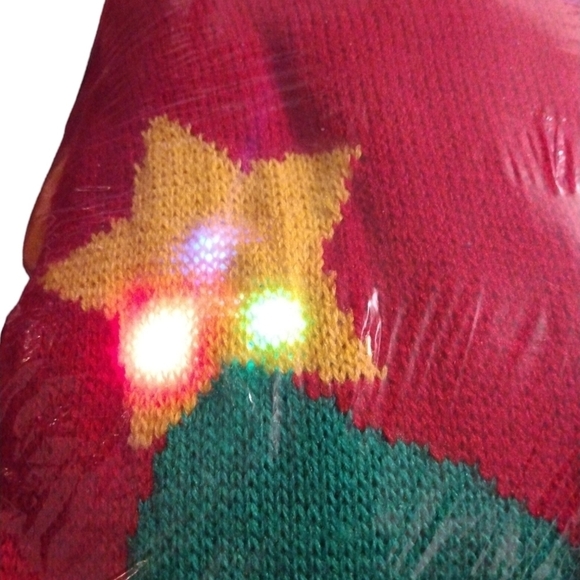 Musical-Lights Holiday Sweater Penguin & Tree plays Jingle Bells (instrumental)M - Picture 10 of 10